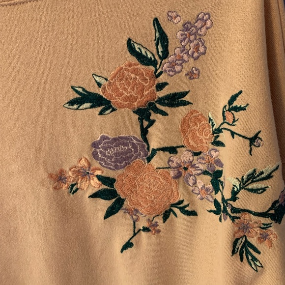 Pale pink embroidered dress - Picture 3 of 4